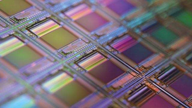 Samsung reducirá producción de chips de manera ‘significativa’