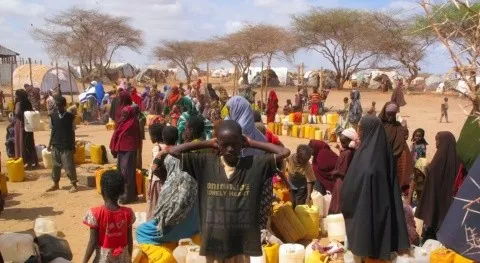 ¿Quiénes son los refugiados climáticos y por qué viven en un limbo legal?