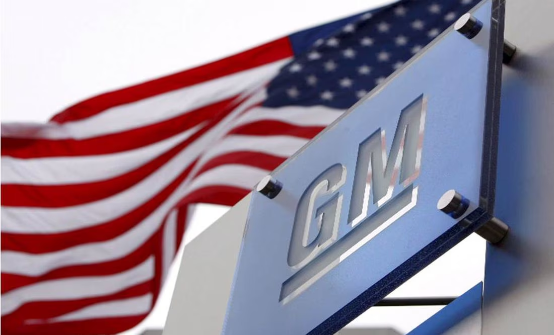 Trabajadores de General Motors, Ford y Stellantis se declaran en huelga en EU