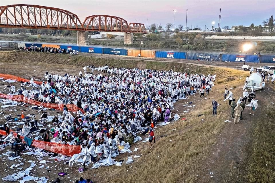 Pega crisis migrante; frena EU paso a trenes