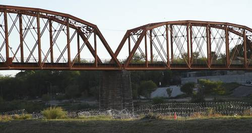 Presionan empresas de EU para reabrir cruces ferroviarios