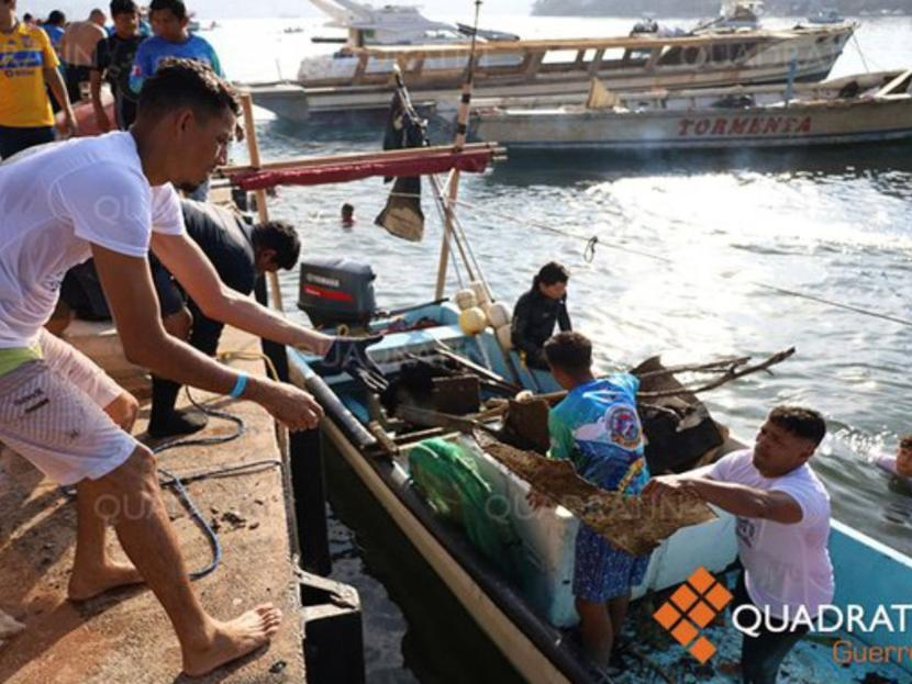 Realizan torneo de “pesca de basura” en playa de Acapulco