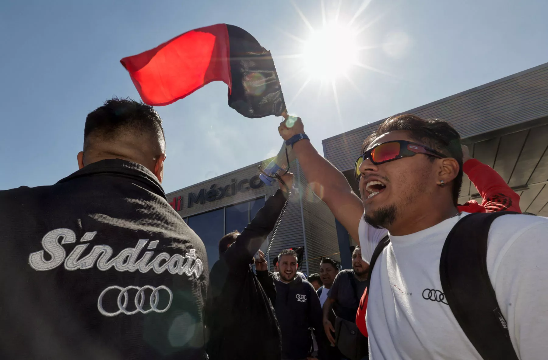 Trabajadores de Audi logran incremento salarial de 10% para poner fin a huelga