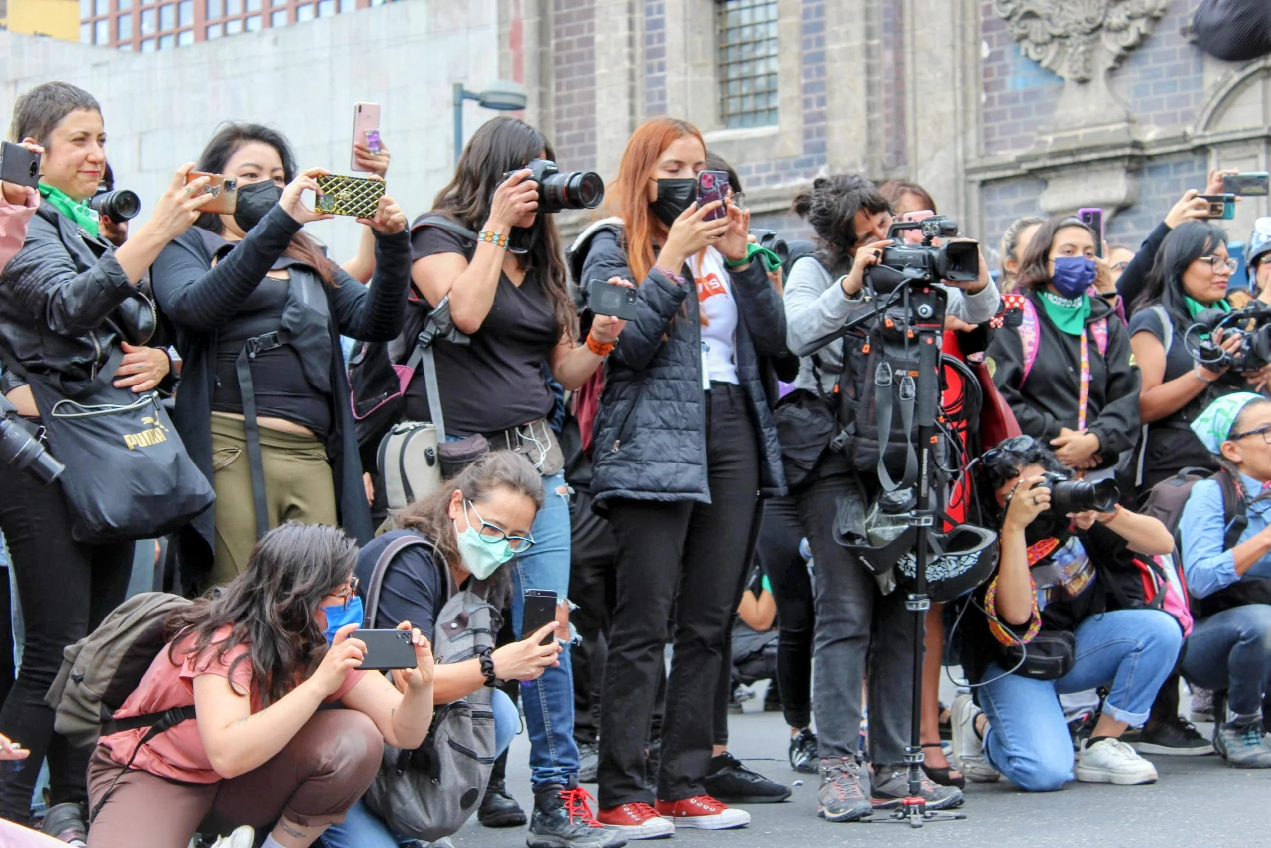 Periodistas mexicanas sufren desigualdad de género y salarial, revelan