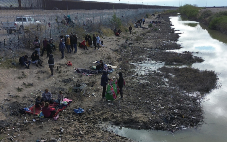 Corte de EU bloquea entrada en vigor de la ley antimigrante de Texas