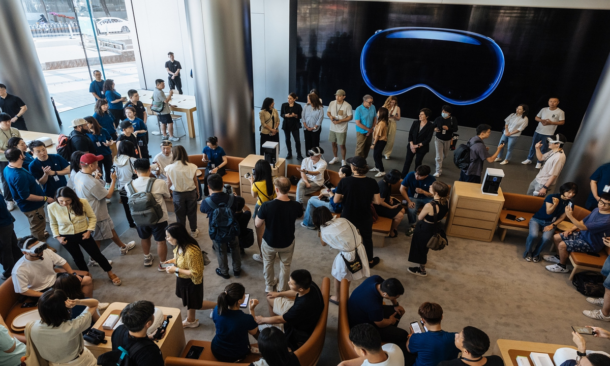 Apple lanza auriculares AR emblemáticos en China, recibidos con agrado por los clientes