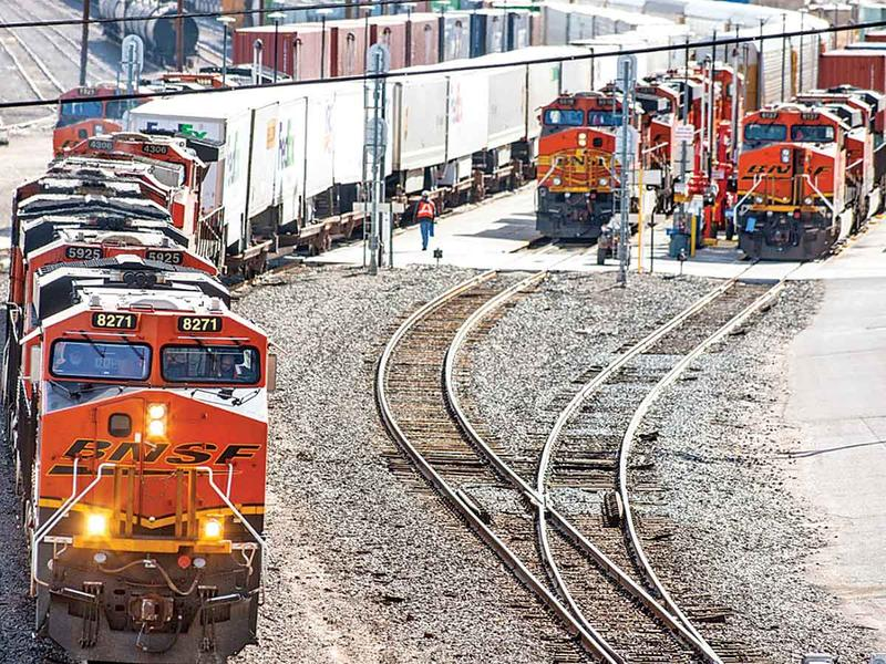 Por embotellamiento, freno a trenes de EU