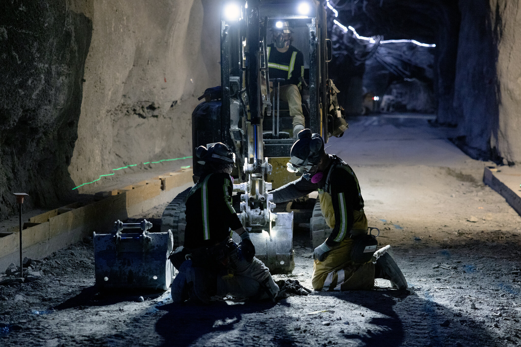 Minería de neutrinos y de respuestas cósmicas