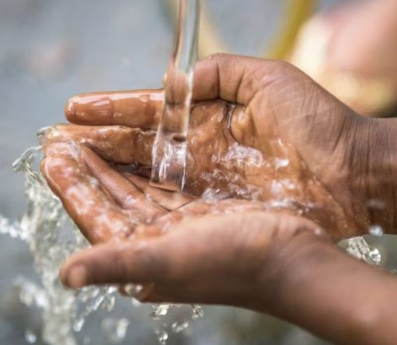 Un evaporador de hidrogel optimiza la desalinización de agua marina