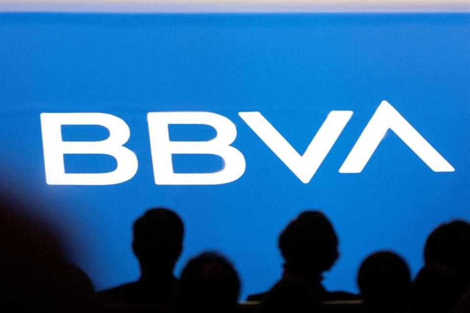 Proyecta BBVA en 4.5% el déficit fiscal para 2025