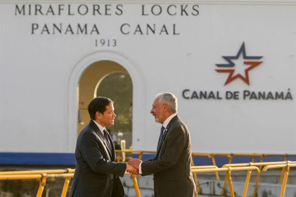 Afirma EU acuerdo de tránsito en Canal; Panamá lo niega