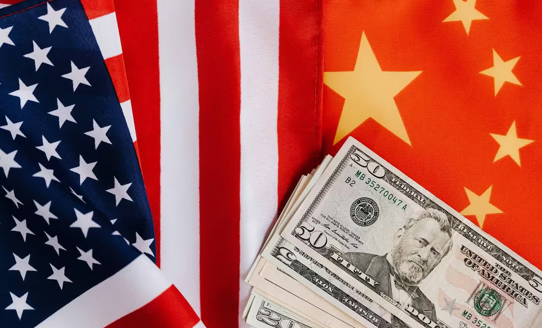 China eleva al 84% sus aranceles a productos de EU; incluye a 6 empresas en su lista de entidades no confiables