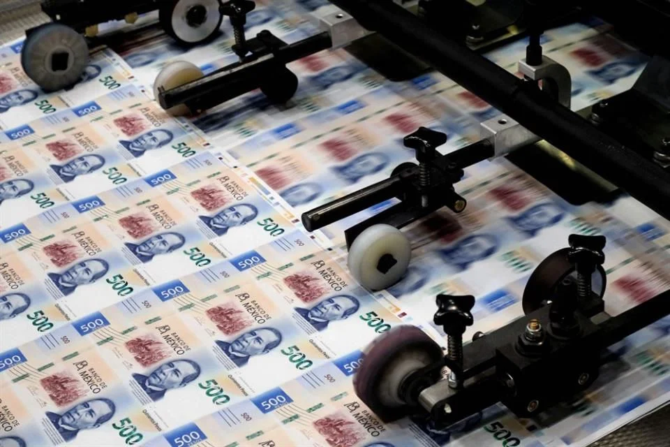 Coloca México bono global de 6,800 mdd