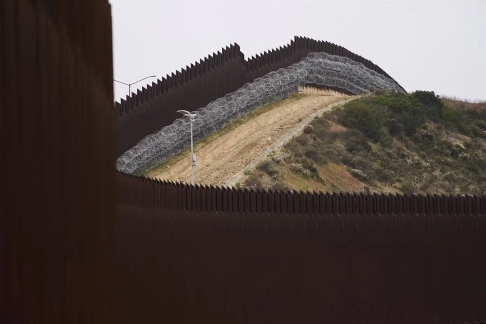 Establece EU dos nuevas zonas militares en la frontera