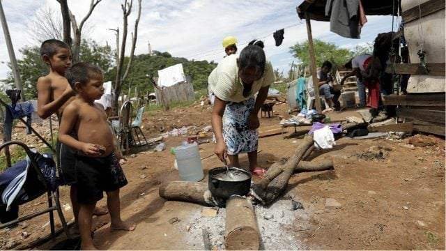 Mitad de mexicanos que nace pobre morirá pobre… y personas con piel morena están ‘condenadas’