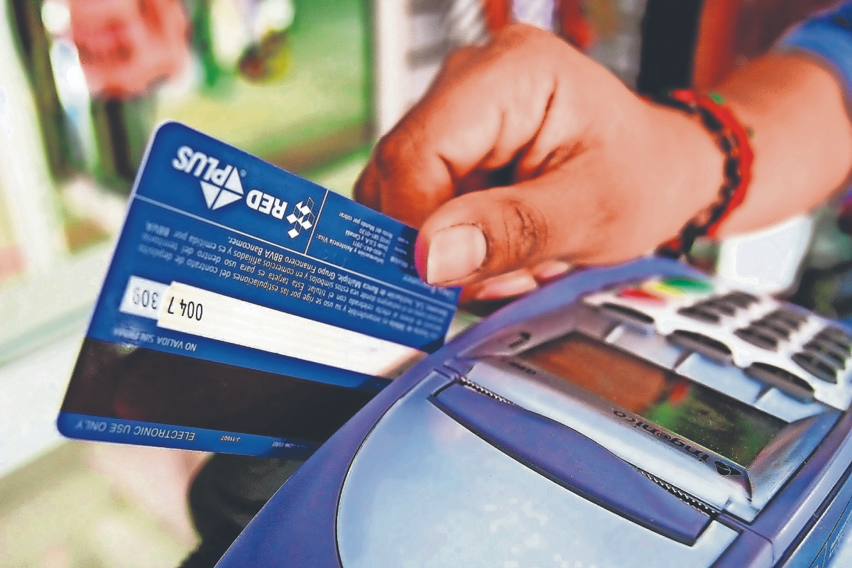 Bancos ganaron de enero a abril 100 mil mdp, cifra sin precedente