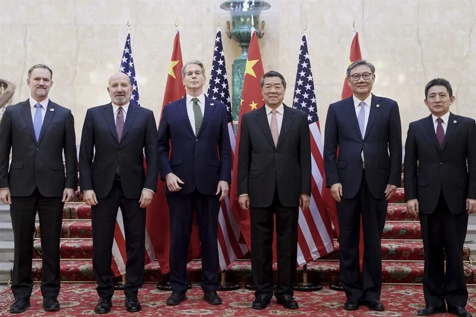 Acuerdan EU y China resolver disputa comercial