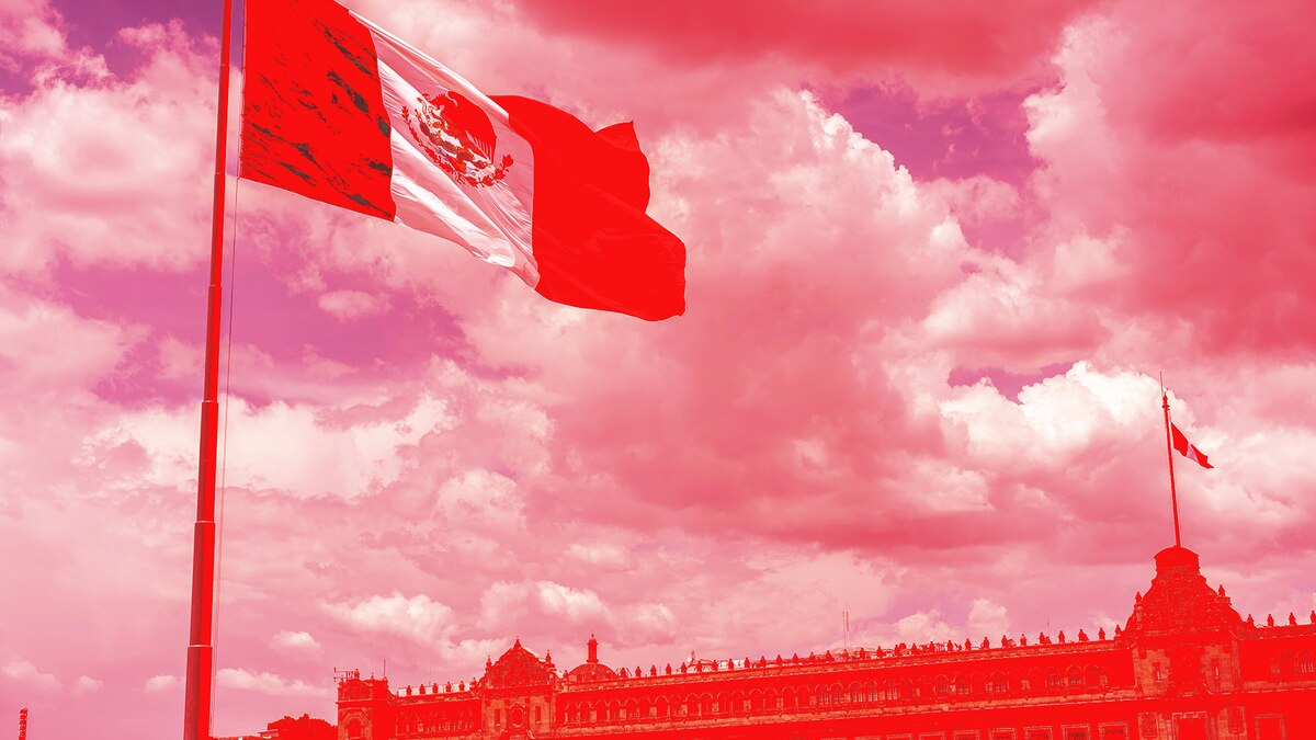 BBVA previene a Sheinbaum: Sin reforma fiscal, México perderá grado de inversión en 2027