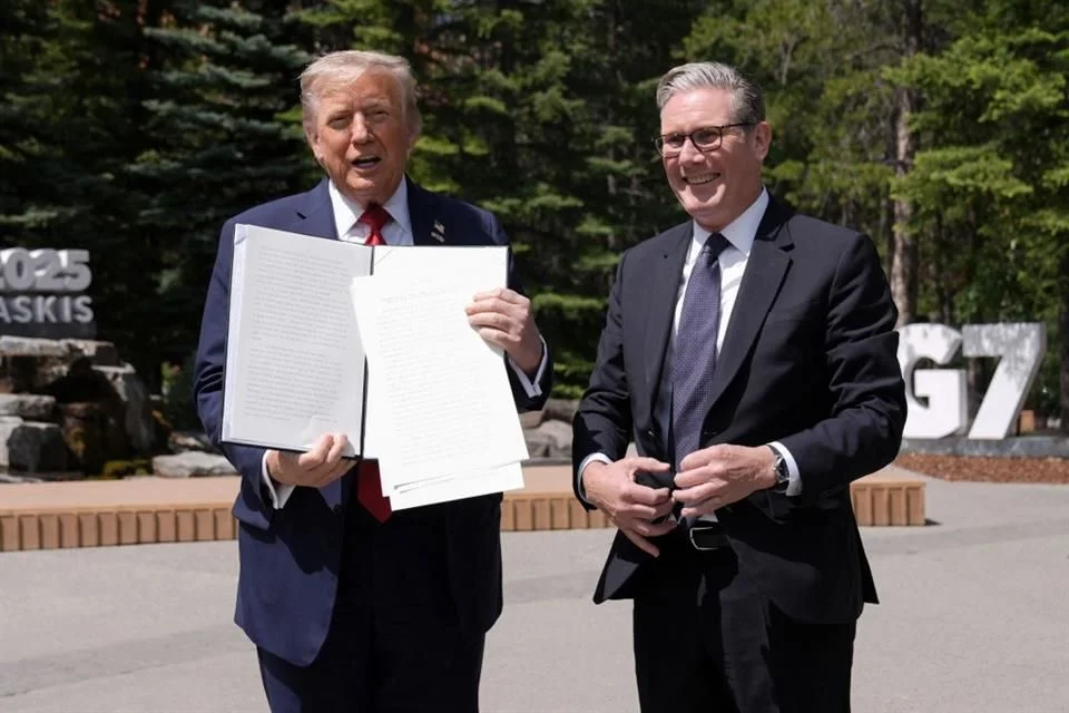 Anuncian Trump y Starmer que concluyeron acuerdo comercial
