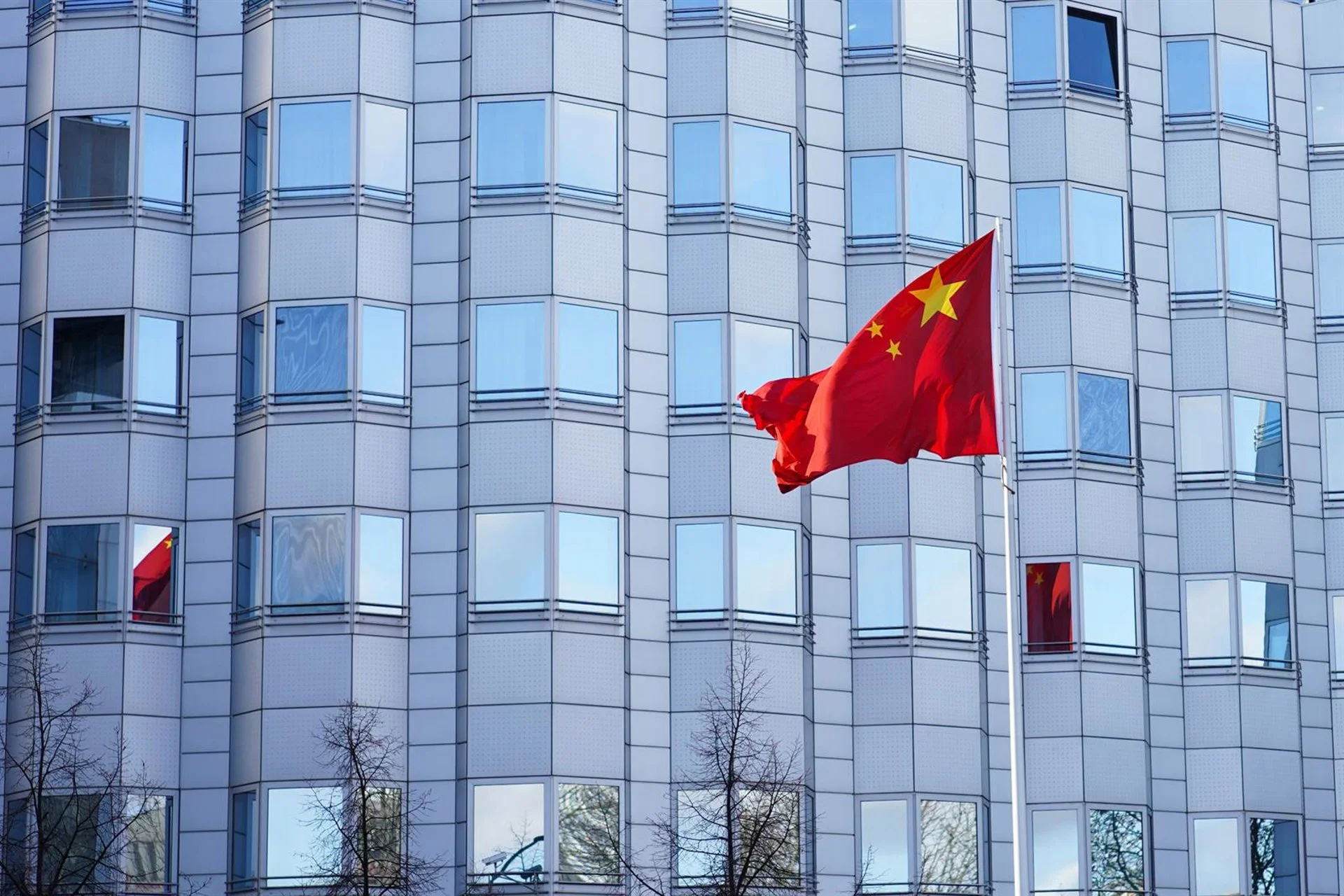 Trump suspende los controles de exportación de tecnología estadounidense para facilitar un acuerdo con China
