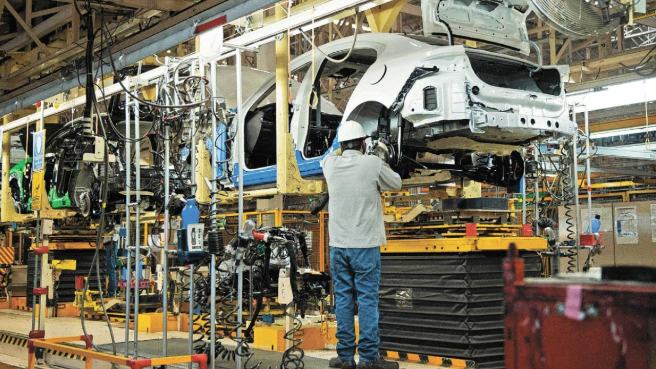 Autos hechos en México recuperaron mercado en el primer semestre del 2025