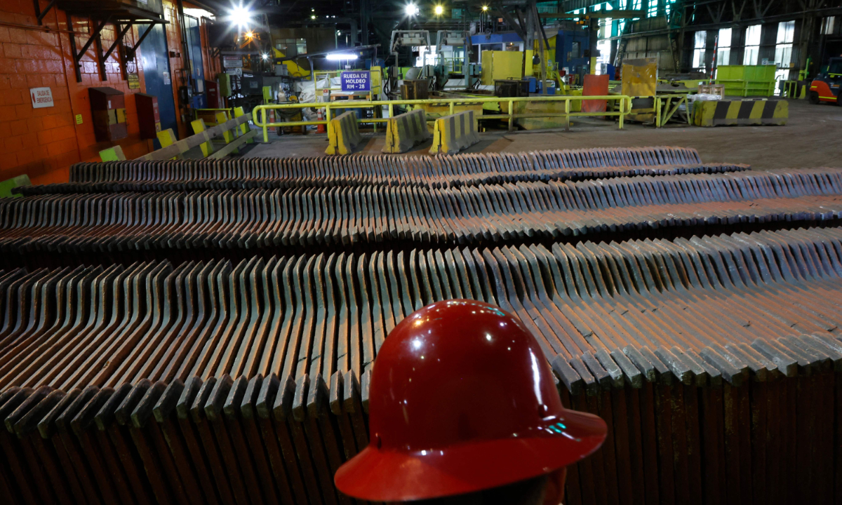 El arancel del 50% al cobre en EE.UU. genera turbulencias en el mercado; las importaciones cubren la mitad de su demanda interna