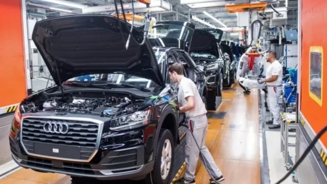 EU aplicará arancel del 15% a los automóviles europeos