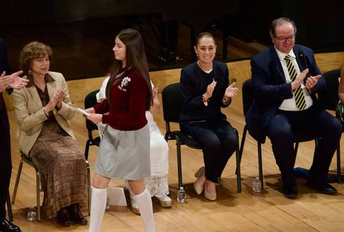 Sheinbaum arranca el nuevo Sistema Nacional de Bachillerato con más de 37 mil espacios