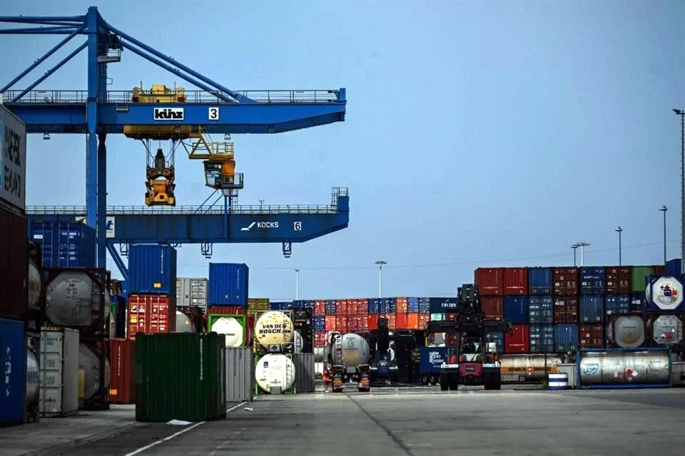 El déficit comercial de EU se reduce a 60,200 mdd en junio