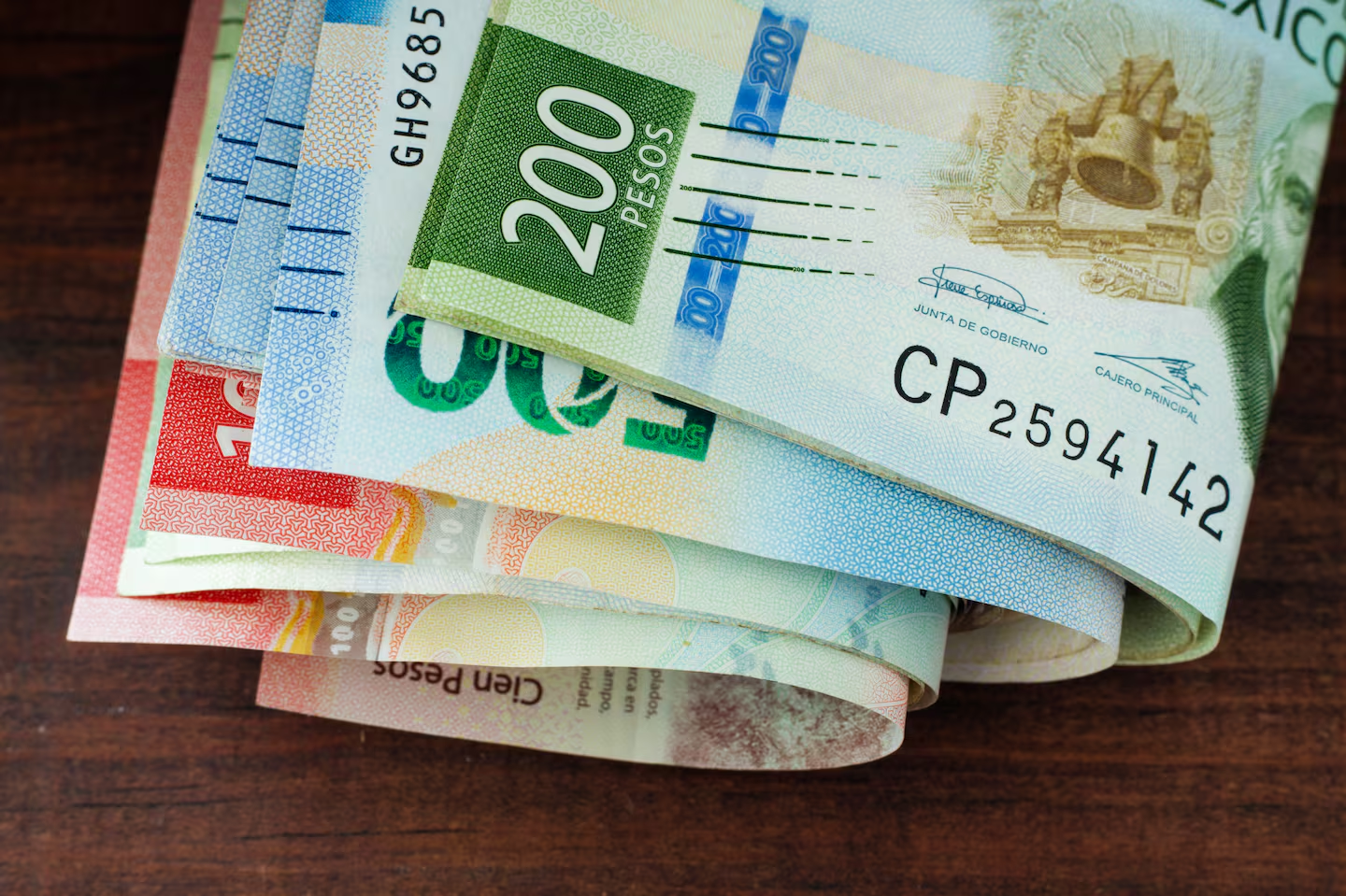 Crecen 9.3 % ingresos del gobierno federal; mayor recaudación tributaria como la causa