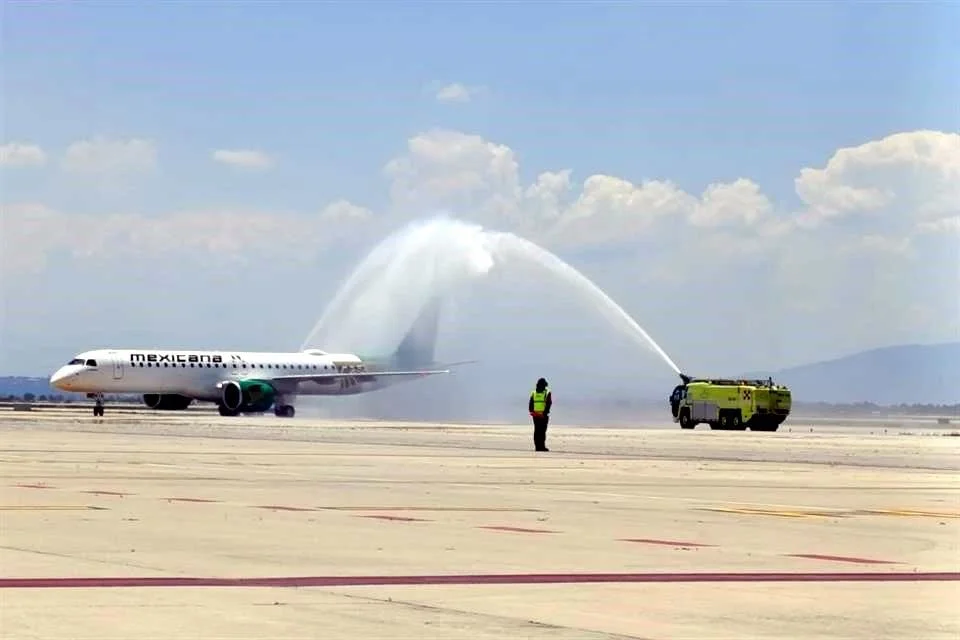 Reciben en AIFA segundo avión Embraer para Mexicana
