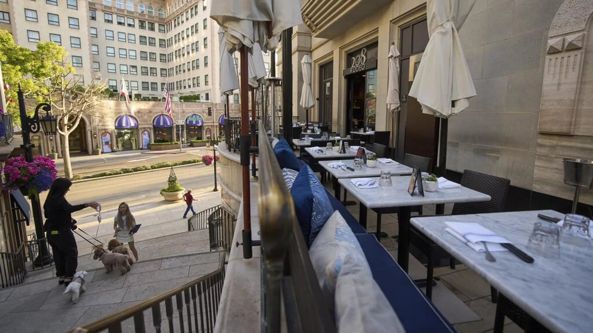 e desploman las ventas en restaurantes de EEUU por la inflación y el miedo a una recesión
