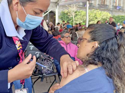 Ha subejercido el sector salud 35% de su presupuesto este año