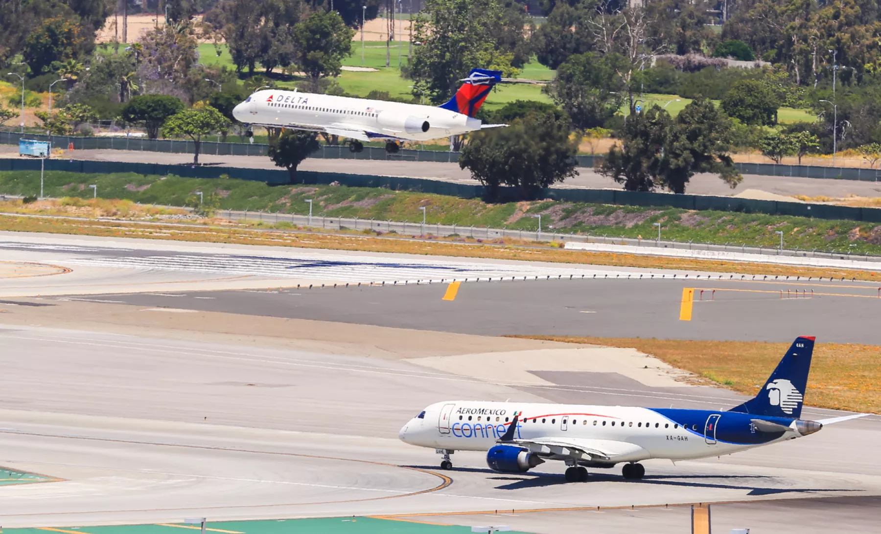 Delta y Aeroméxico piden prórroga y American acusa a México de arbitrariedad