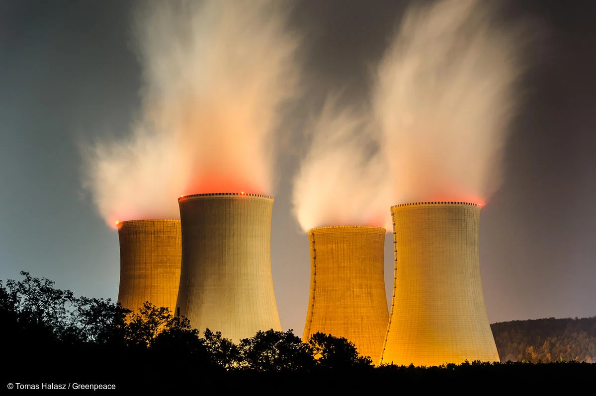 Teherán y Moscú firman acuerdo para construir plantas nucleares en Irán