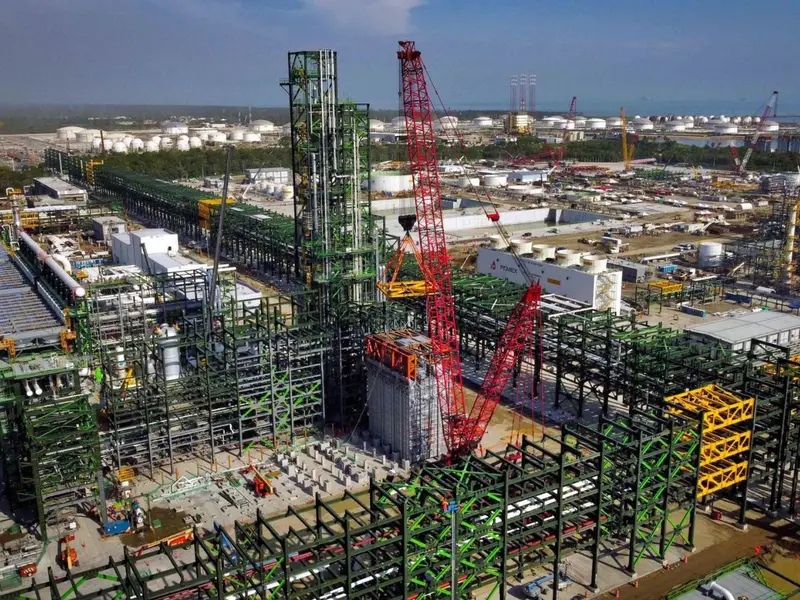 Refinería Dos Bocas baja su producción en los últimos dos meses