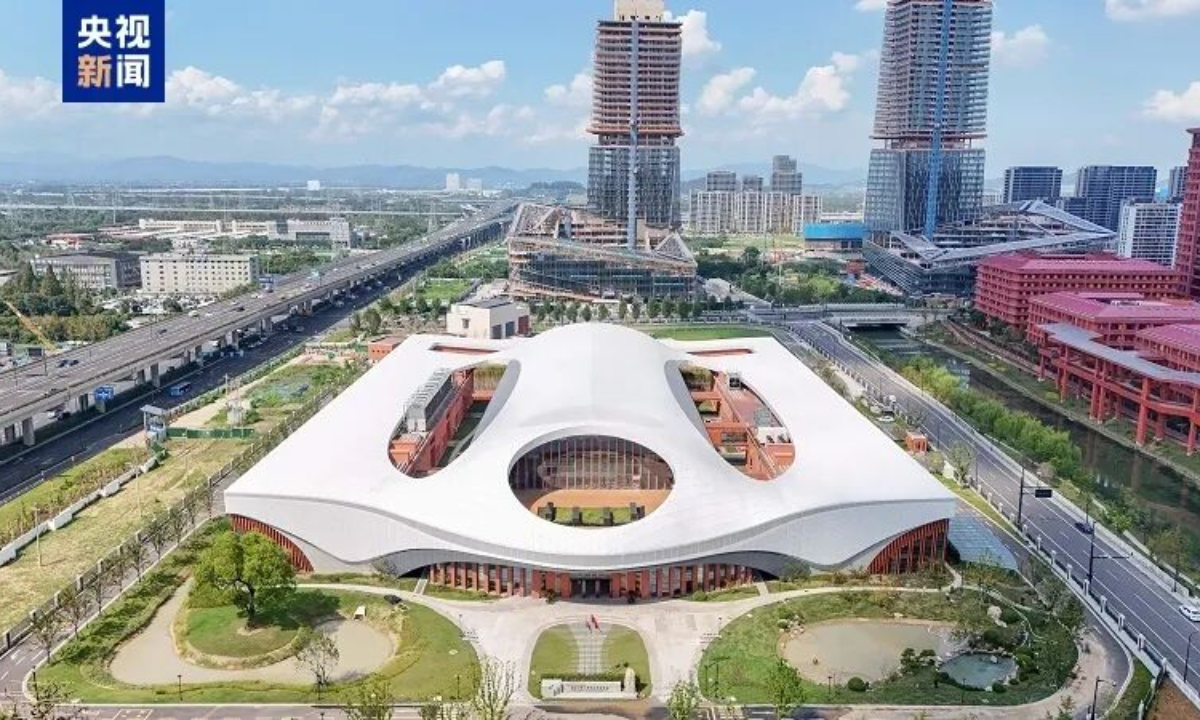 La instalación de supergravedad de China lanza equipos centrales, incluida la centrífuga más grande del mundo