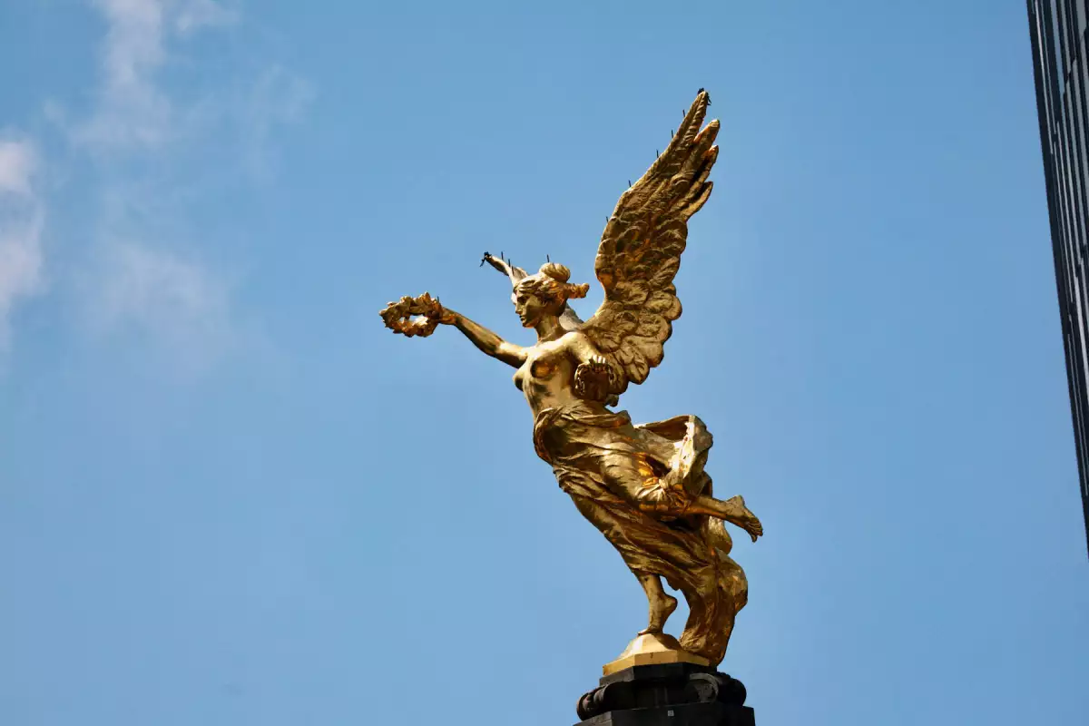 HR Ratings eleva a estable la perspectiva de México y conserva su calificación