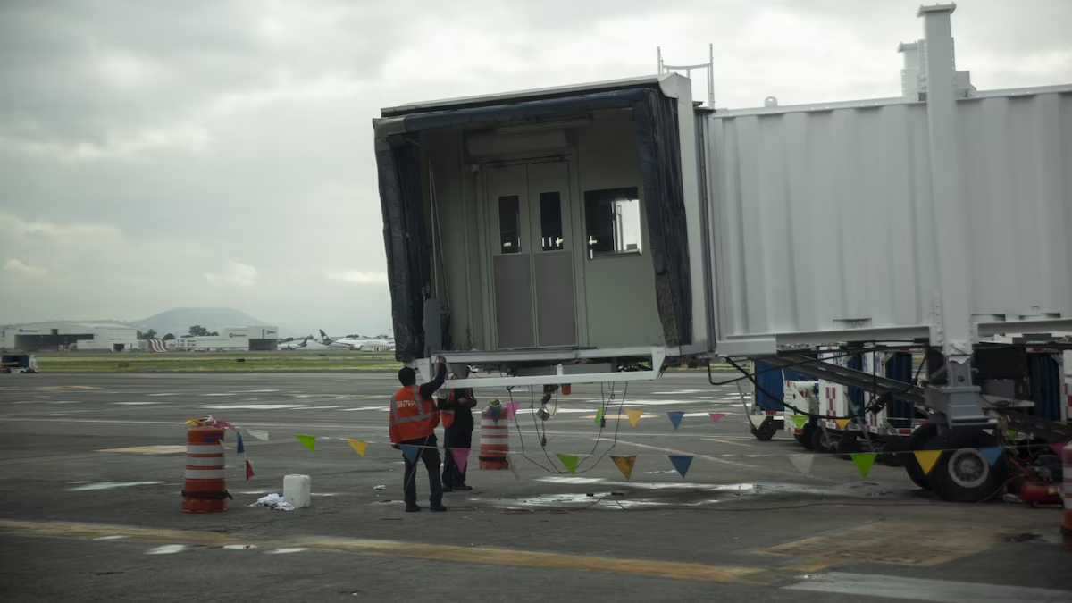 México cede ante Trump: Aumentará slots en AICM y hará concesiones a cargueras de EU