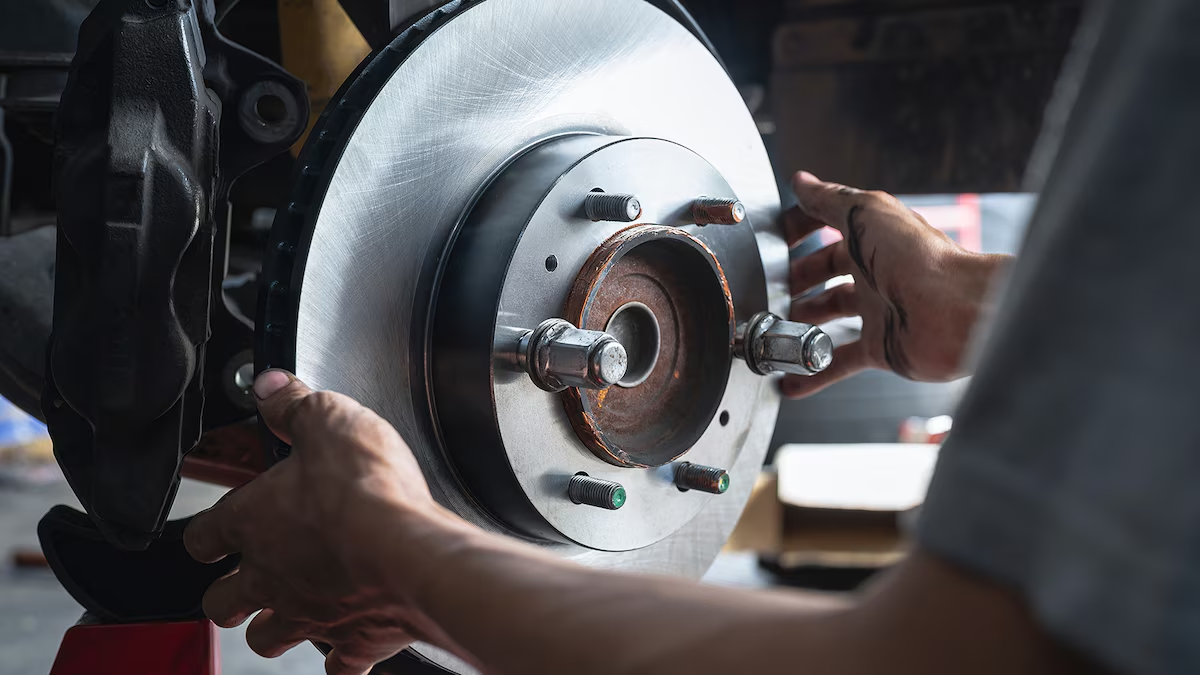 Incertidumbre por revisión del T-MEC ‘frena’ producción de autos en México: Cae 6% en septiembre