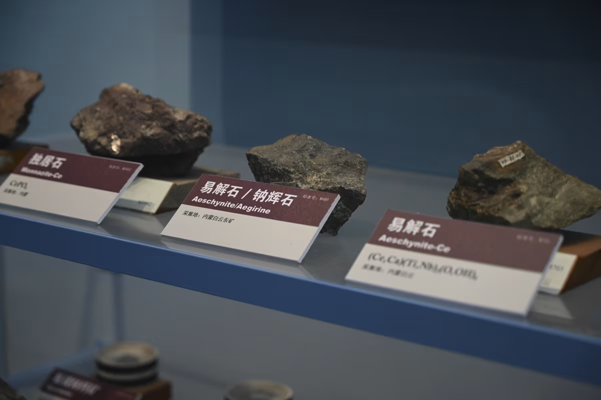 ¿Qué son los minerales de tierras raras y por qué son centrales en las amenazas de Trump contra China?