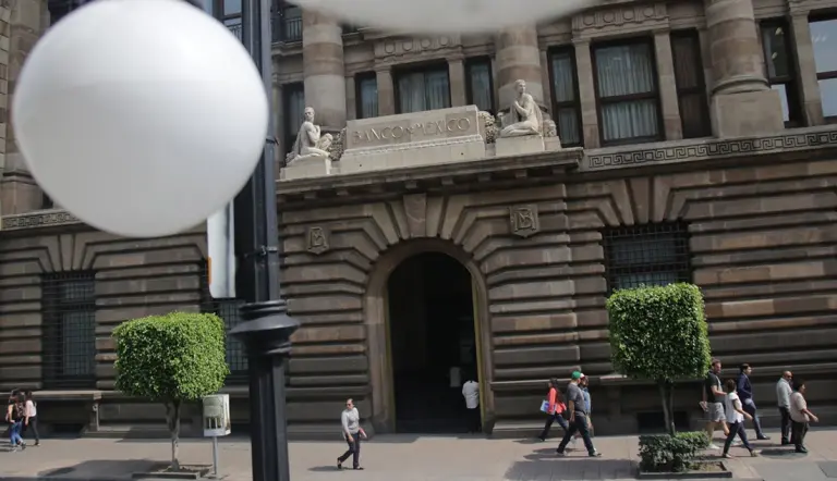 Banco de México recorta tasa de interés a 7.25%