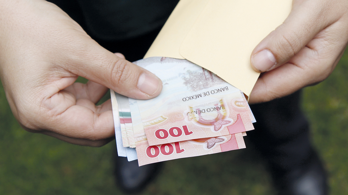 Sheinbaum confirma aumento de 13% al salario mínimo en 2026; “no tiene impacto en la inflación”, asegura