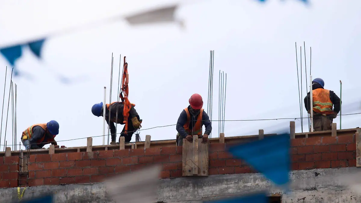 Industria mexicana sigue a la baja; cae 07% en octubre