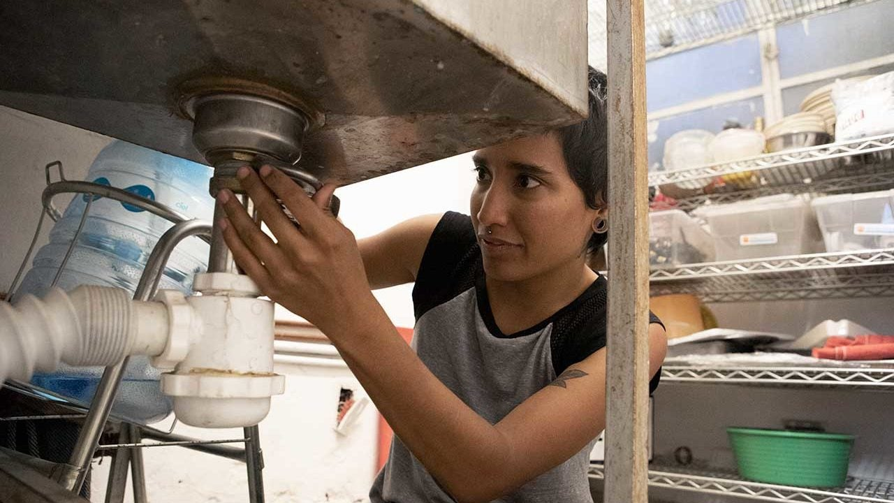 Mujeres aportan 82,339 pesos anuales por trabajo no remunerado: Inegi