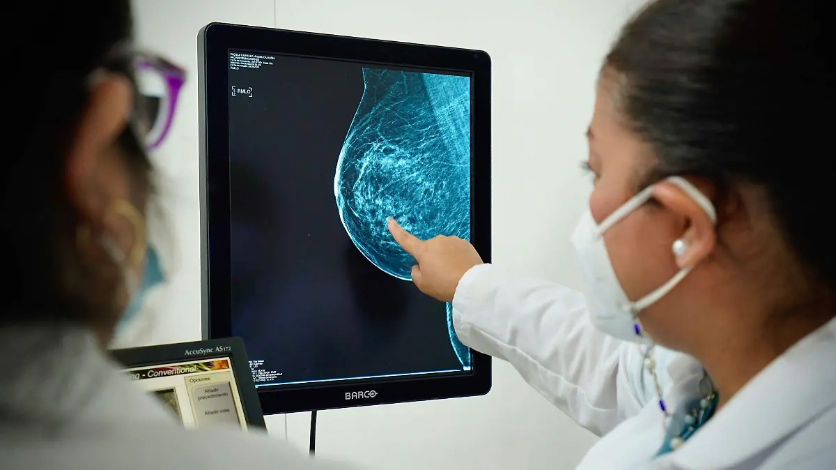 Científicos de la UNAM desarrollan vacuna terapéutica para curar el cáncer de mama