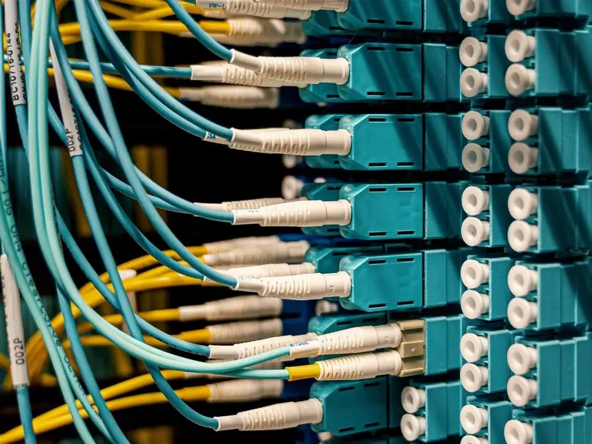 Fibra óptica México–EU impulsa el boom de data centers en Querétaro