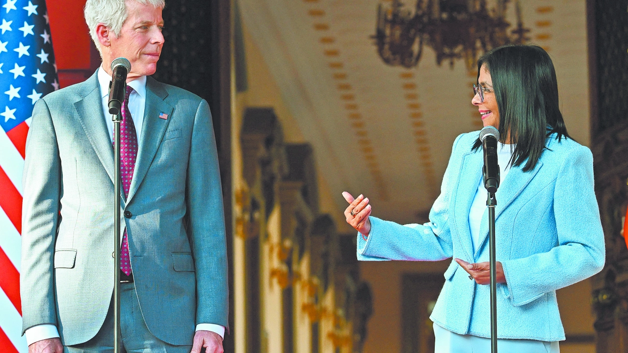 EU se asienta en la industria del petróleo venezolano